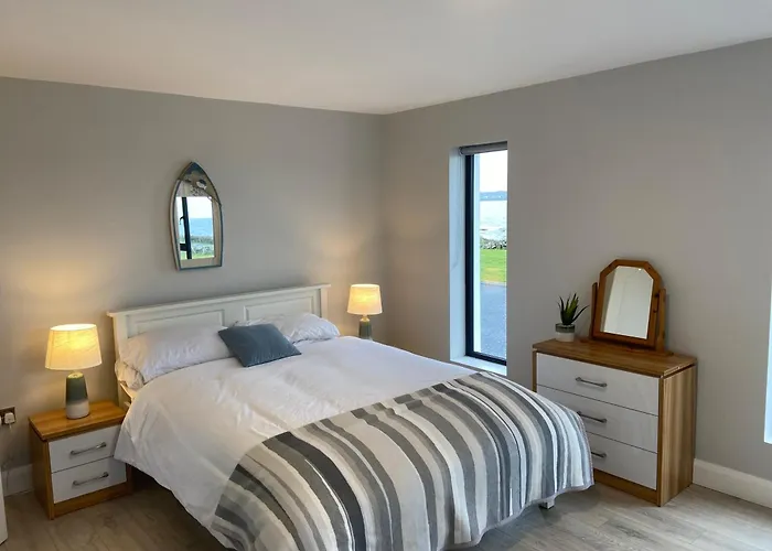 Holiday home Spectacular Ocean Views & Minutes To Cliffs- Clahane Shore *