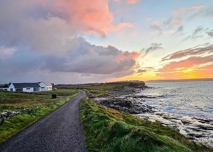 Spectacular Ocean Views & Minutes To Cliffs- Clahane Shore Prázdninový dům